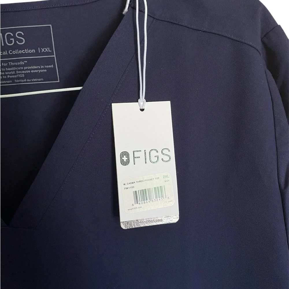 NWT FIGS Casma Three Pocket Navy Scrub Top